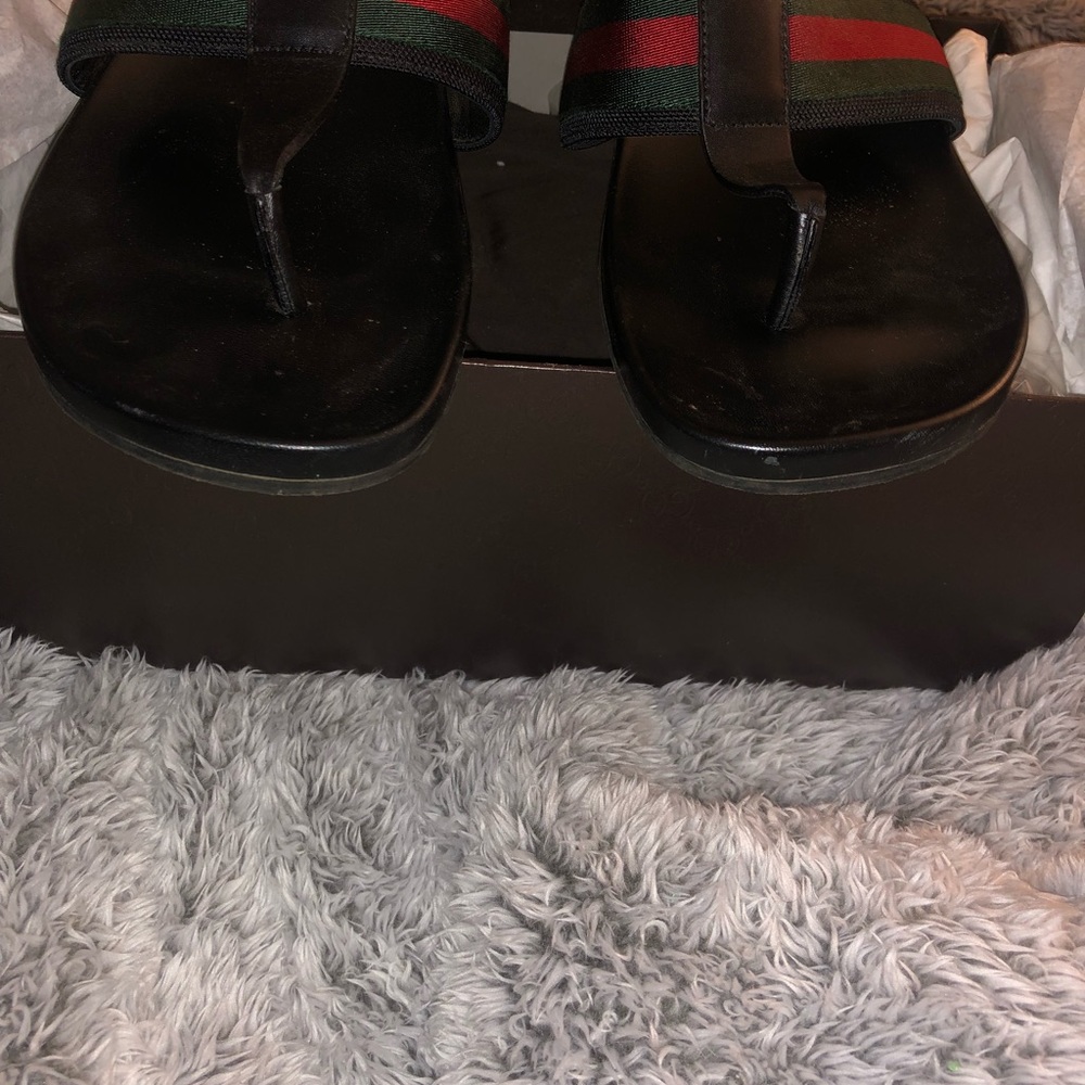 SOLD GUCCI MEN 8.5 LEATHER FLIP FLOP WOMEN 11